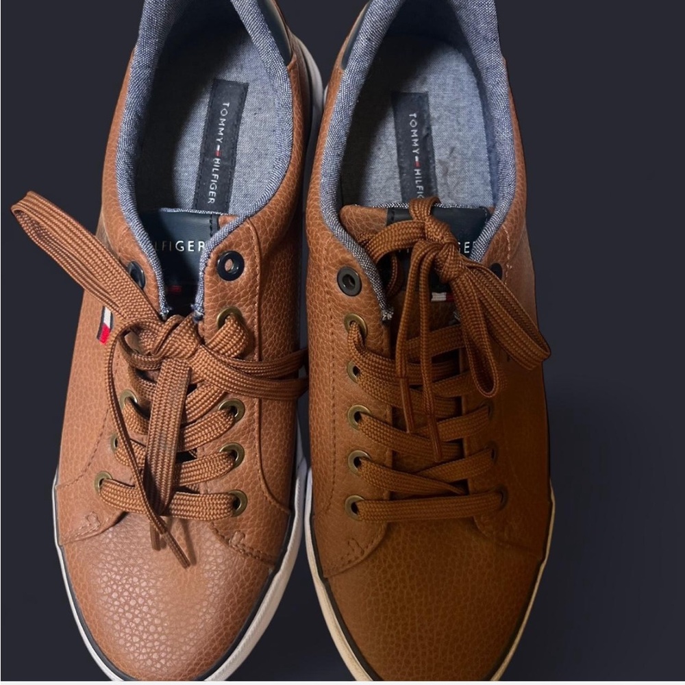 Tommy Hilfiger Brown Leather Sneakers Low-Top Minimalist Design